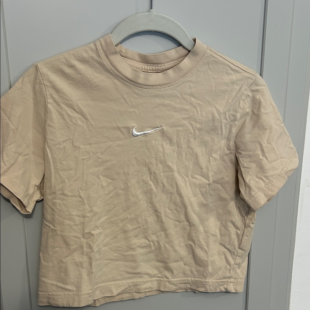 Nike girls cropped light tan tee